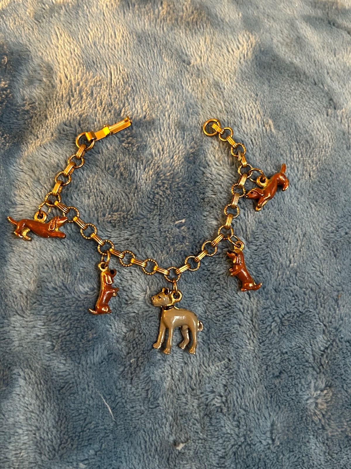 Walt Disney Productions Vintage gold tone enamel Lady & the Tramp 6 “ L Bracelet