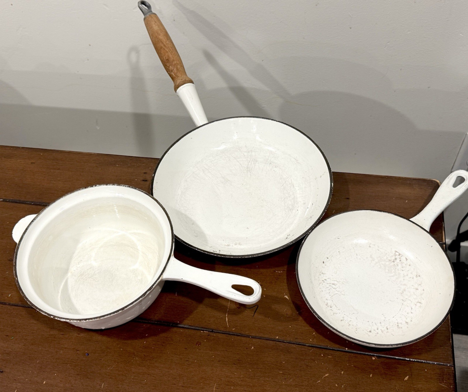 (3) Le Creuset Saucepan Skillet #18 #23 White Enamel Cast Iron 9.25” 6.5” 7.25” (3) Le Creuset Saucepan Skillet #18 #23 White Enamel Cast Iron 9.25” 6.5” 7.25”