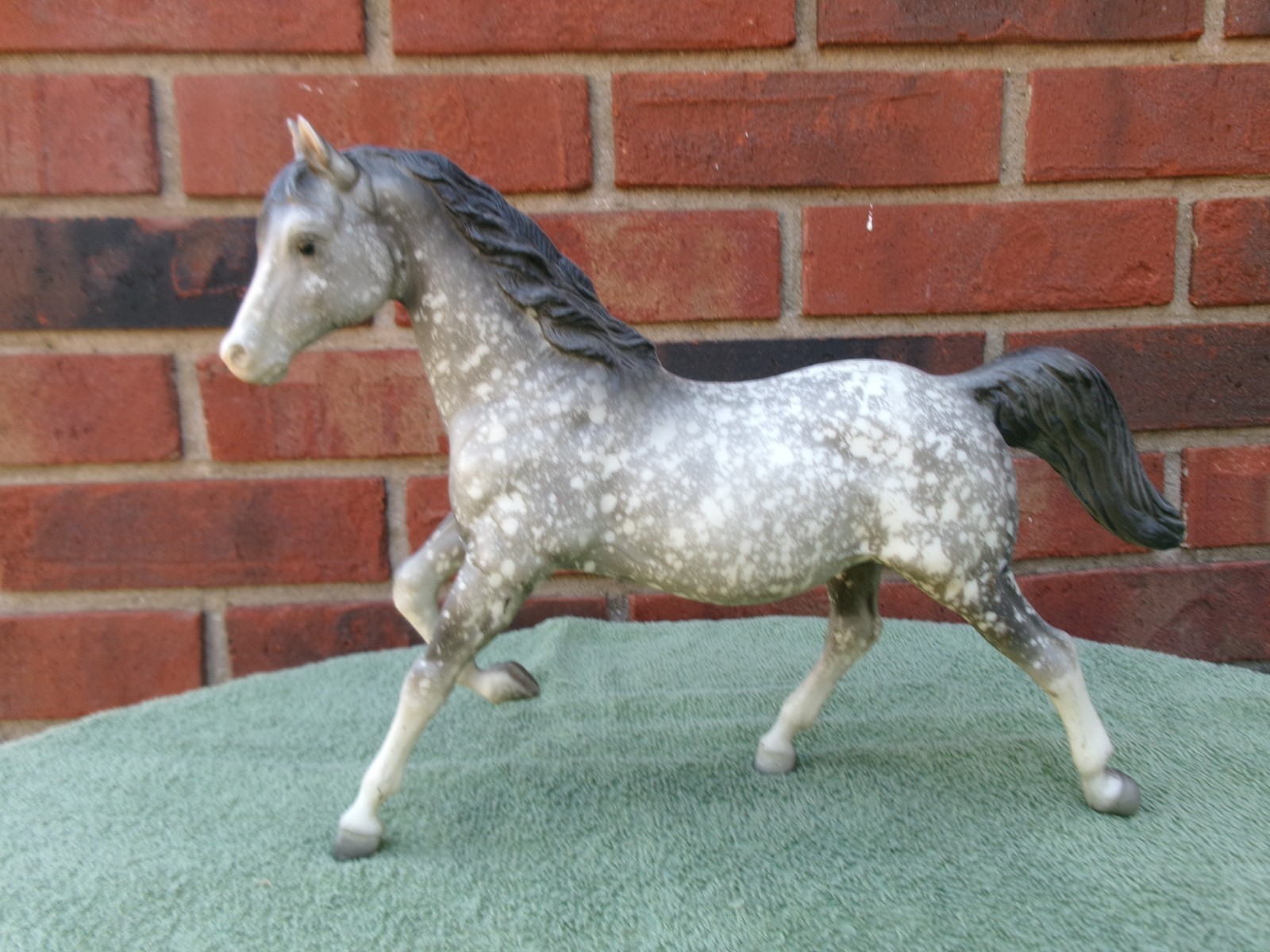 RARE Vintage Breyer 1982 Nebraska Dealer SR Dapple Gray Running Mare RARE Vintage Breyer 1982 Nebraska Dealer SR Dapple Gray Running Mare