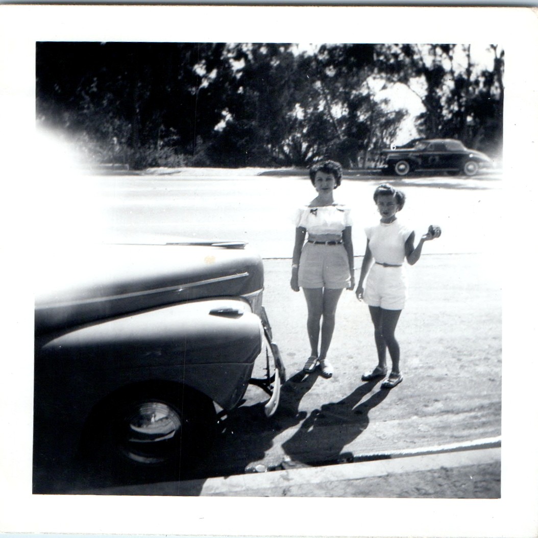 c1940s Cute Pin Up Style Women Fashion Shorts Crop Top Automobile Snapshot Photo c1940s Cute Pin Up Style Women Fashion Shorts Crop Top Automobile Snapshot Photo