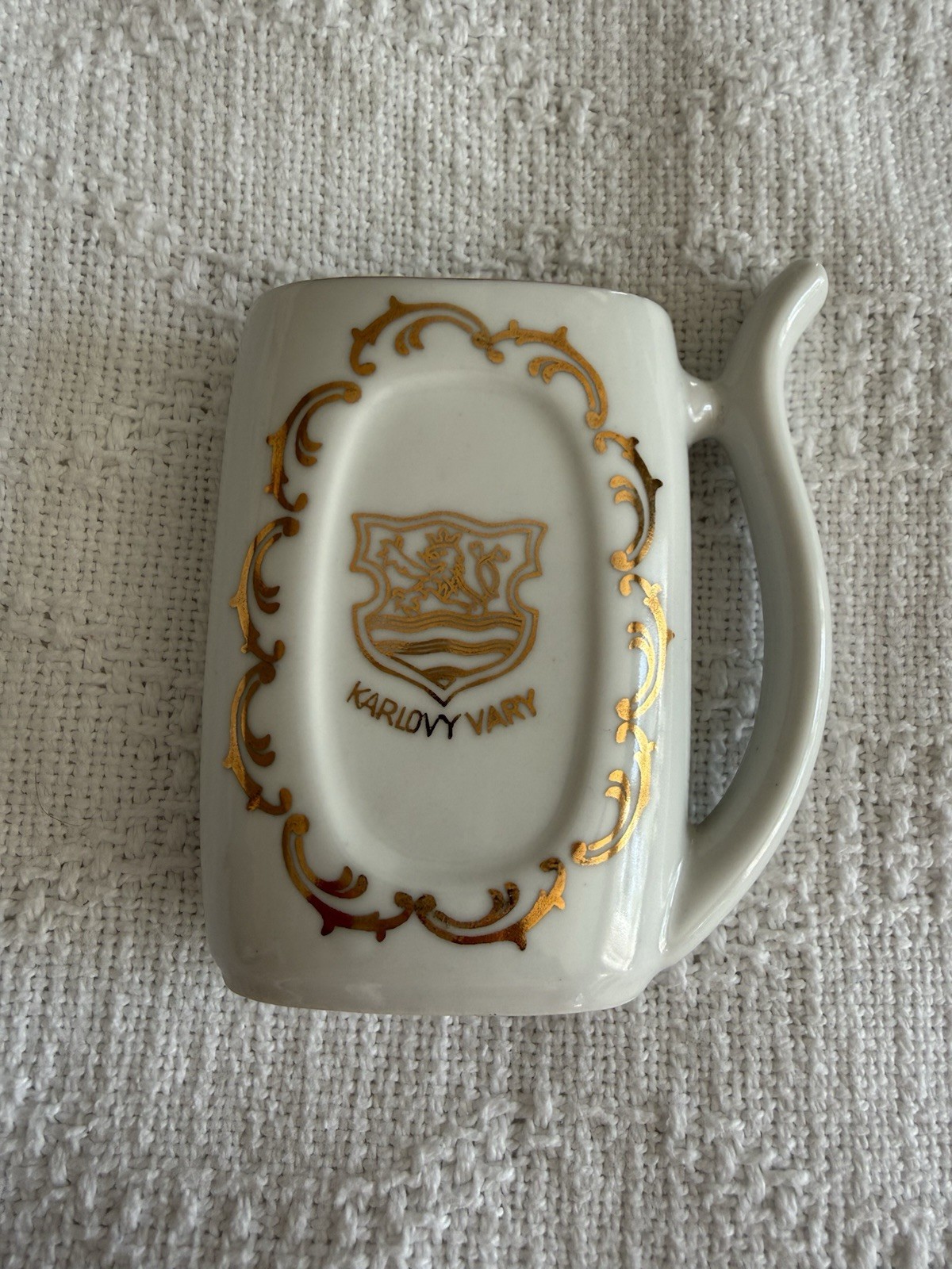Czechoslovakian Soviet Union porcelain sipping mug