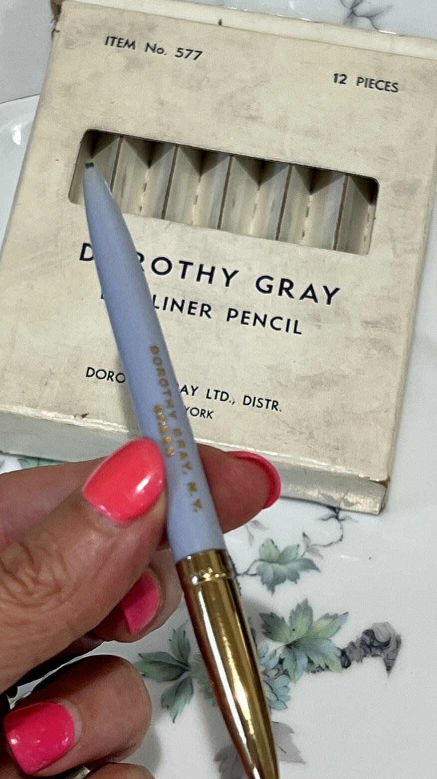 VINTAGE  COLLECTIBLE  DOROTHY GRAY N.Y.  EYE LINER PENCIL AUTOMATIC  NEW GREEN