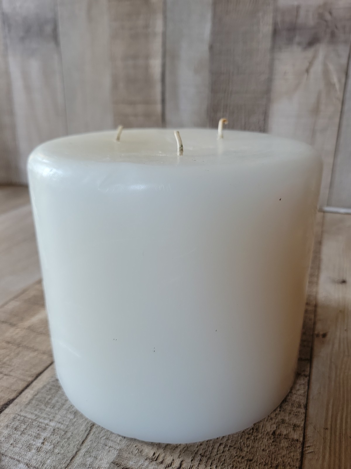 Vintage PartyLite White Lilac 3-Wick Pillar Candle 6x5 Retired Discontinued USA