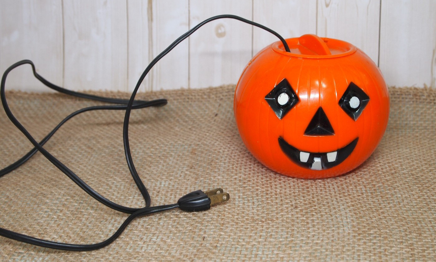 Vtg Halloween hard plastic light up Pumpkin Miller Electric
