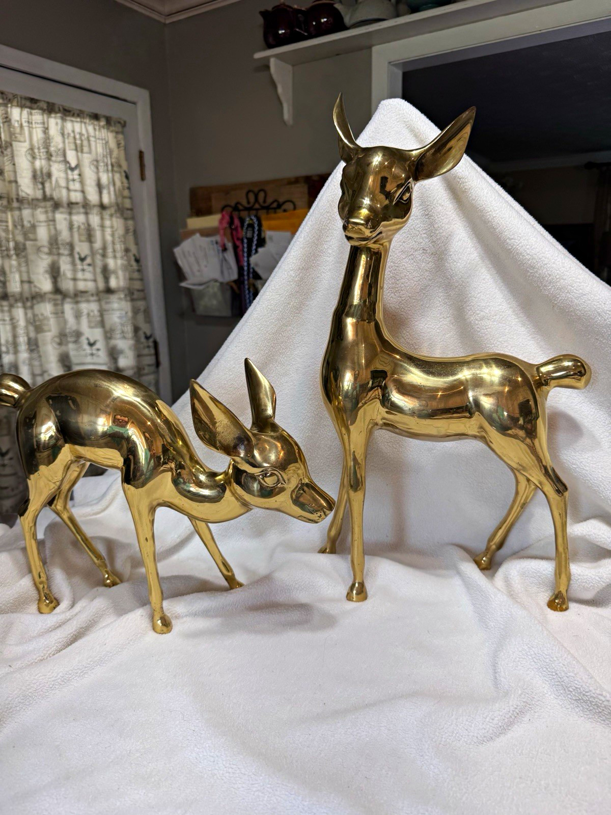 Set of 2 Vintage Brass Deer Figurines Gold-Tone Decorative Set of 2 Vintage Brass Deer Figurines Gold-Tone Decorative