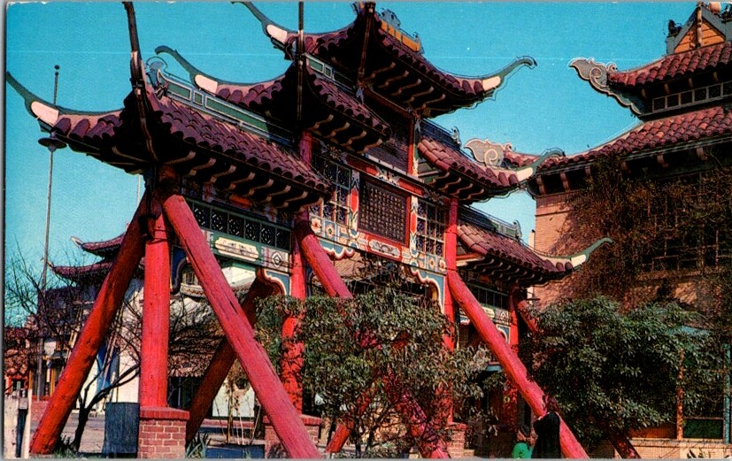 Vintage Postcard New Chinatown CA California Gateway Pai-Lou               C-193