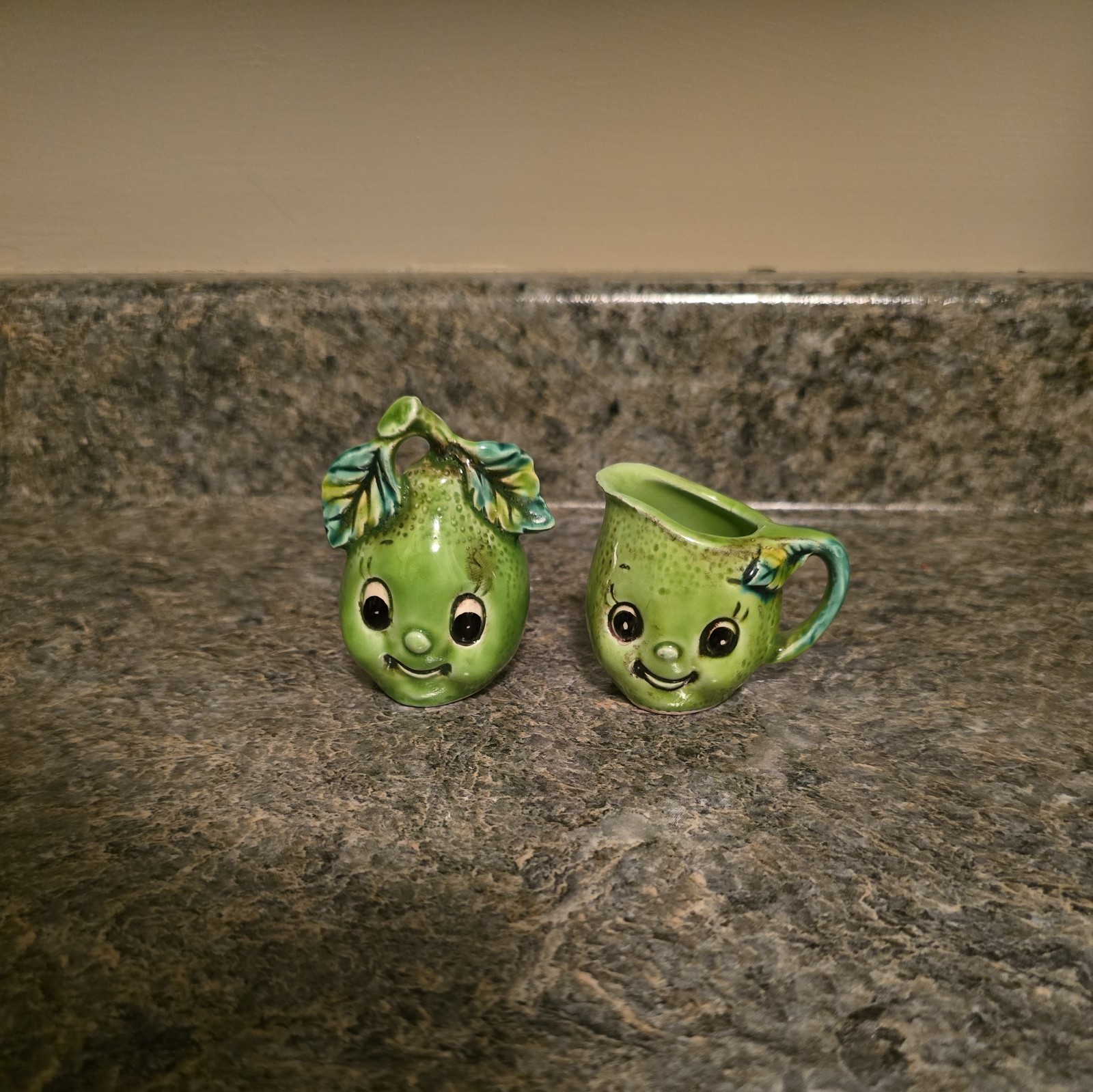 Ceramic Enesco Anthropomorphic Vtg Green Apple Creamer & Toothpick Holder Set Ceramic Enesco Anthropomorphic Vtg Green Apple Creamer & Toothpick Holder Set