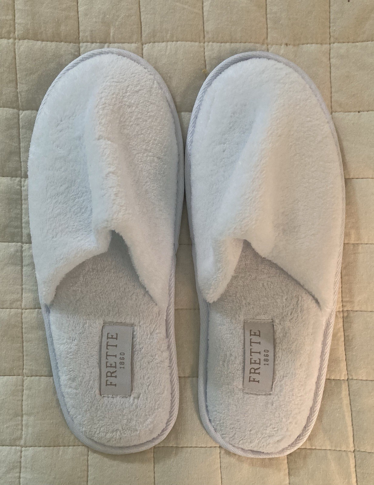 NEW FRETTE 1860 Hotel White Closed Toe Adult Unisex Slippers Approx Length 11.25