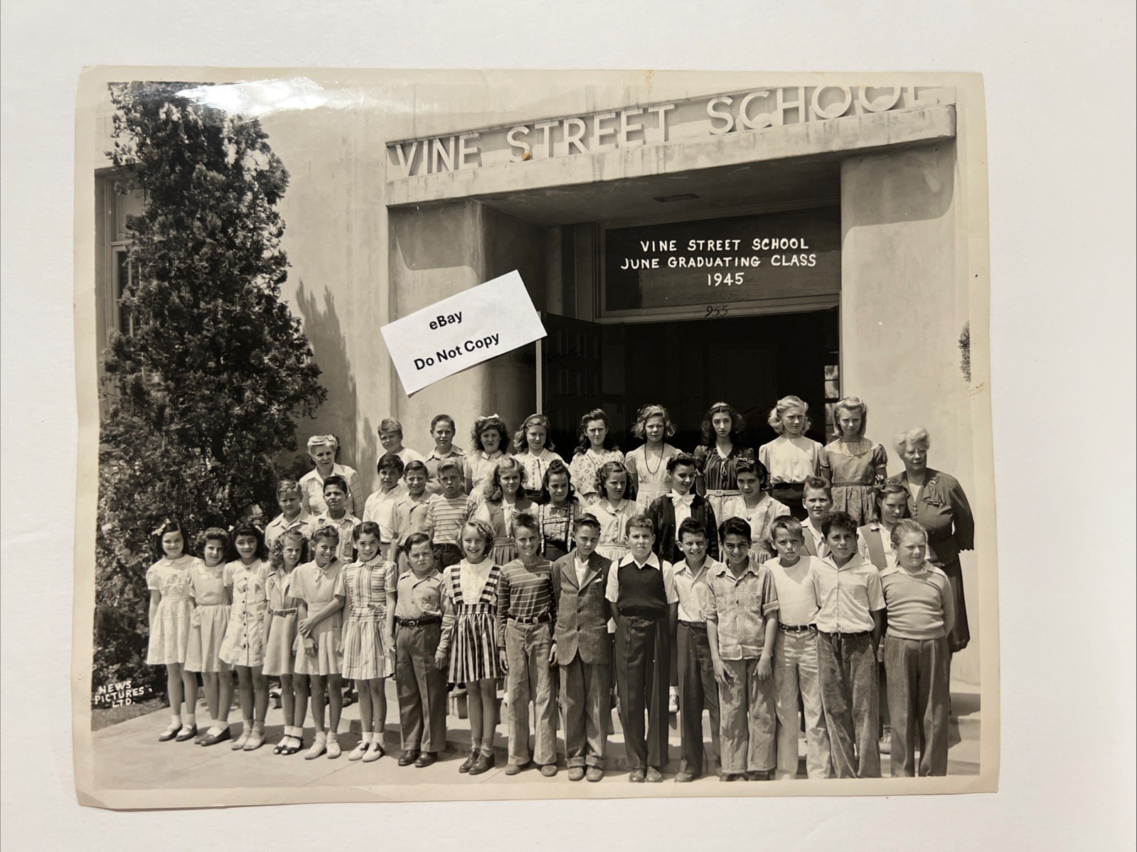 VTG Vine Street School 1945 Class Photo Hollywood California