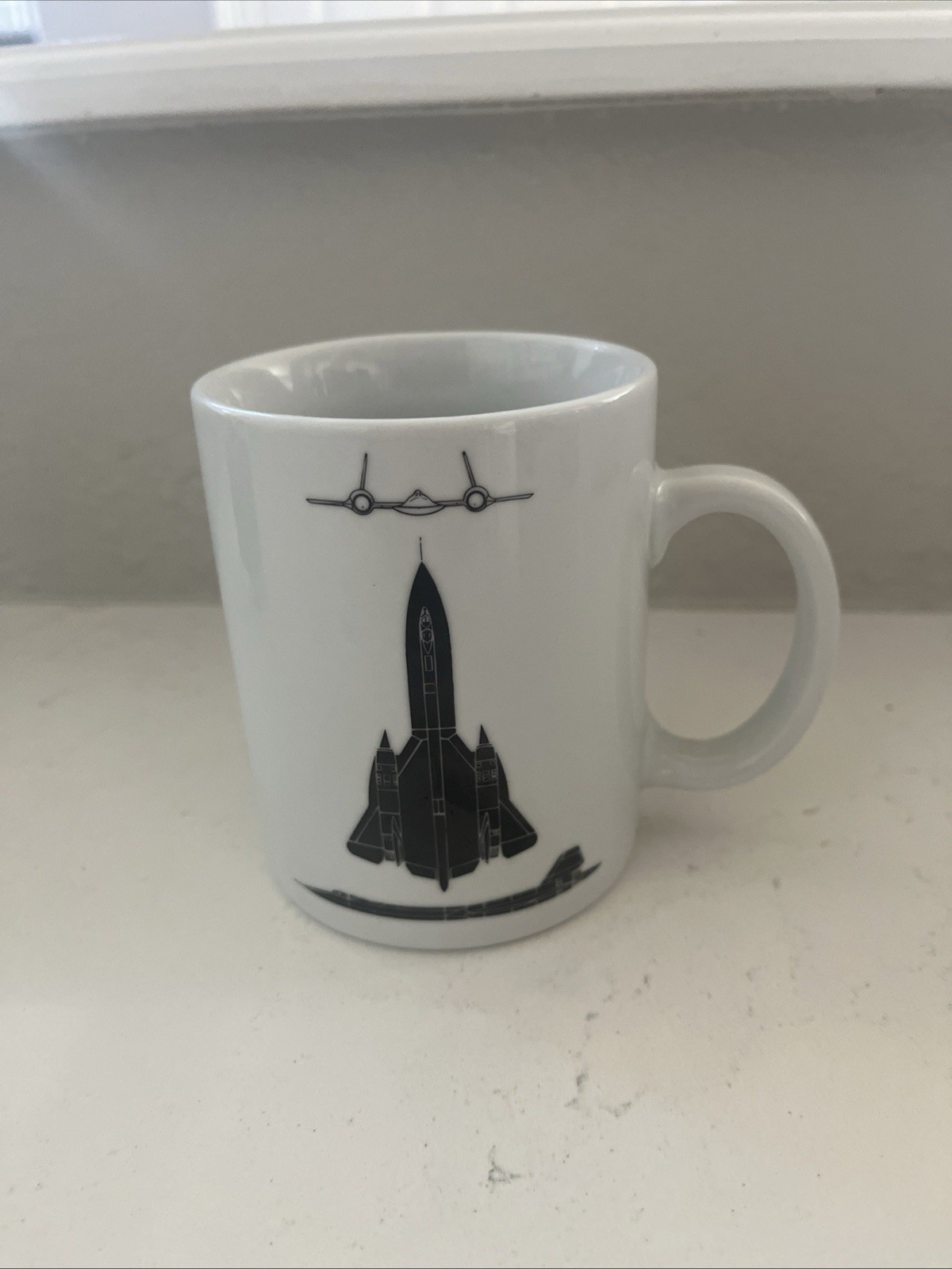 Lockheed SR-71 Blackbird Mug with description Hawker Aerospace 1992 Lockheed SR-71 Blackbird Mug with description Hawker Aerospace 1992