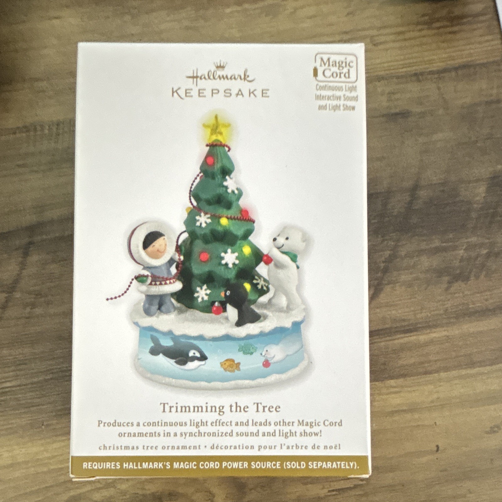 2012 Hallmark Keepsake Frosty Friends 'Trimming the Tree' Magic Cord Ornament