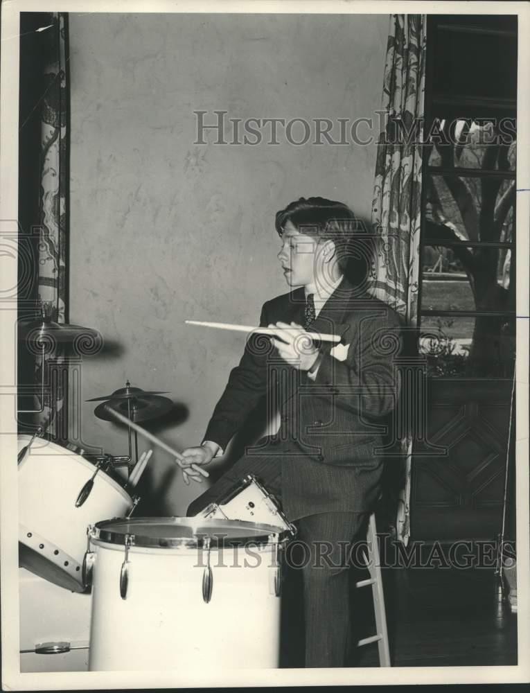 1968 Press Photo Actor Mickey Rooney plays the drums during his boyhood 1968 Press Photo Actor Mickey Rooney plays the drums during his boyhood