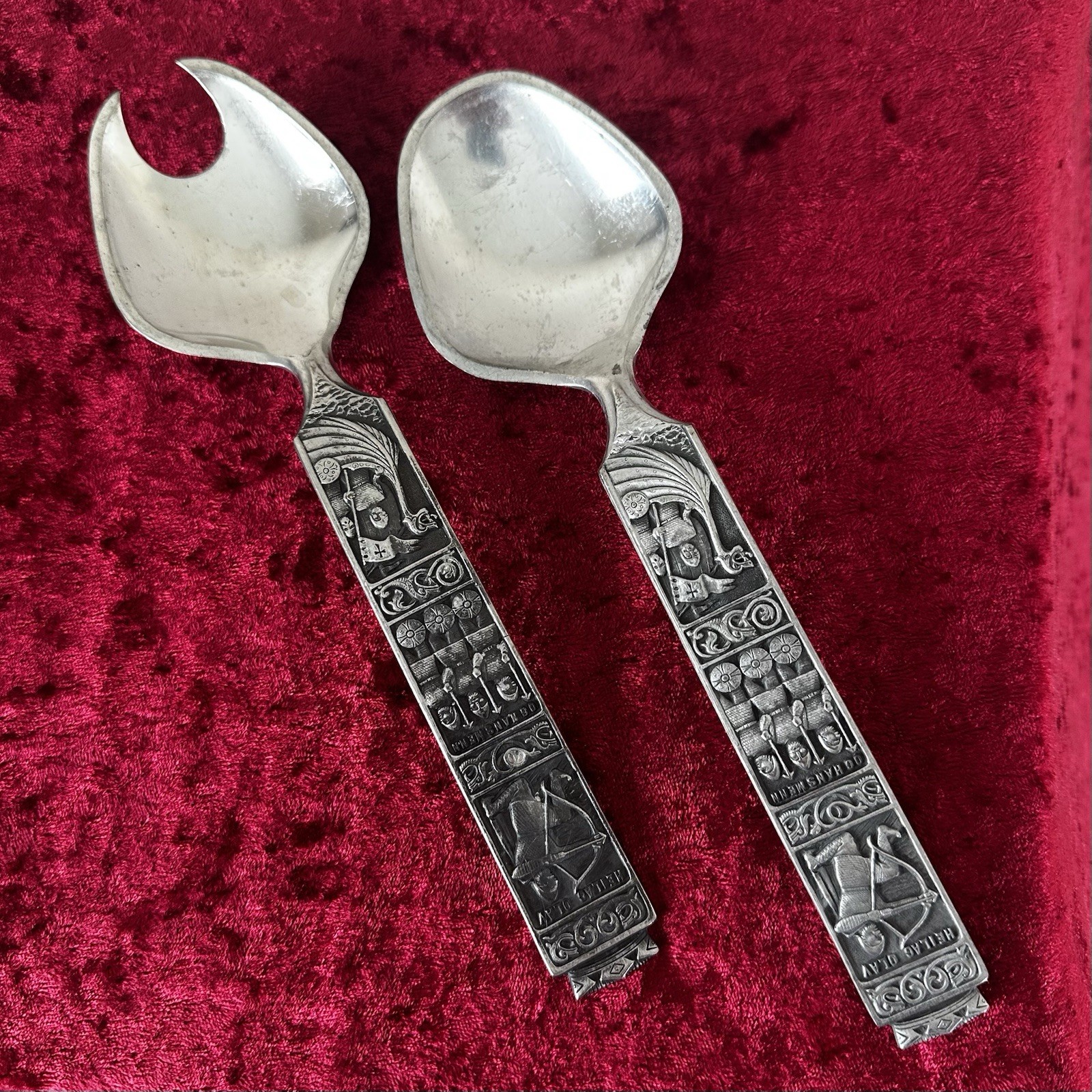 Hardanger KONGE TINN Pewter Salad Servers Norwegian Kings Viking Era Scenes Hardanger KONGE TINN Pewter Salad Servers Norwegian Kings Viking Era Scenes