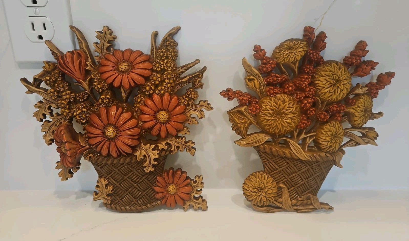 2 VTG BURWOOD HOMCO HOME INTERIOR SYROCO BROWN RUST BASKET FLORAL WALL PLAQUE
