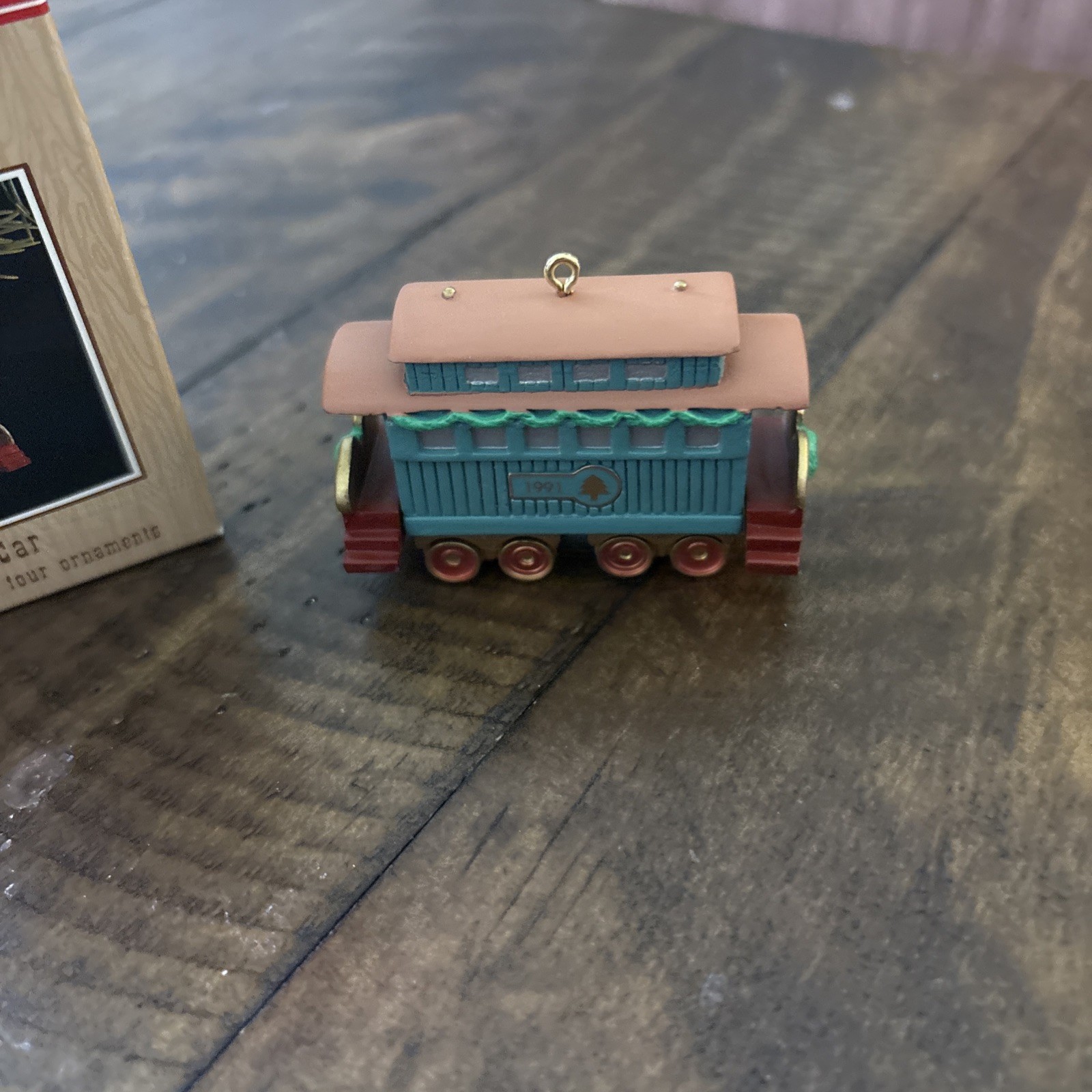 Vintage 1991 Hallmark Keepsake Ornament Train Passenger Car Claus & Co RR @88
