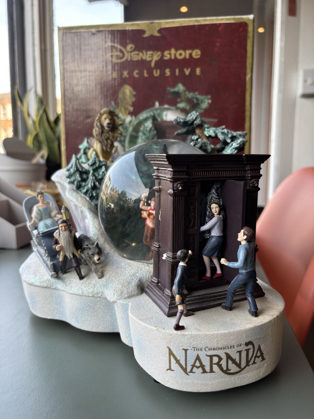 The Chronicles Of Narnia - Disney Exclusive Snow Globe - Rare