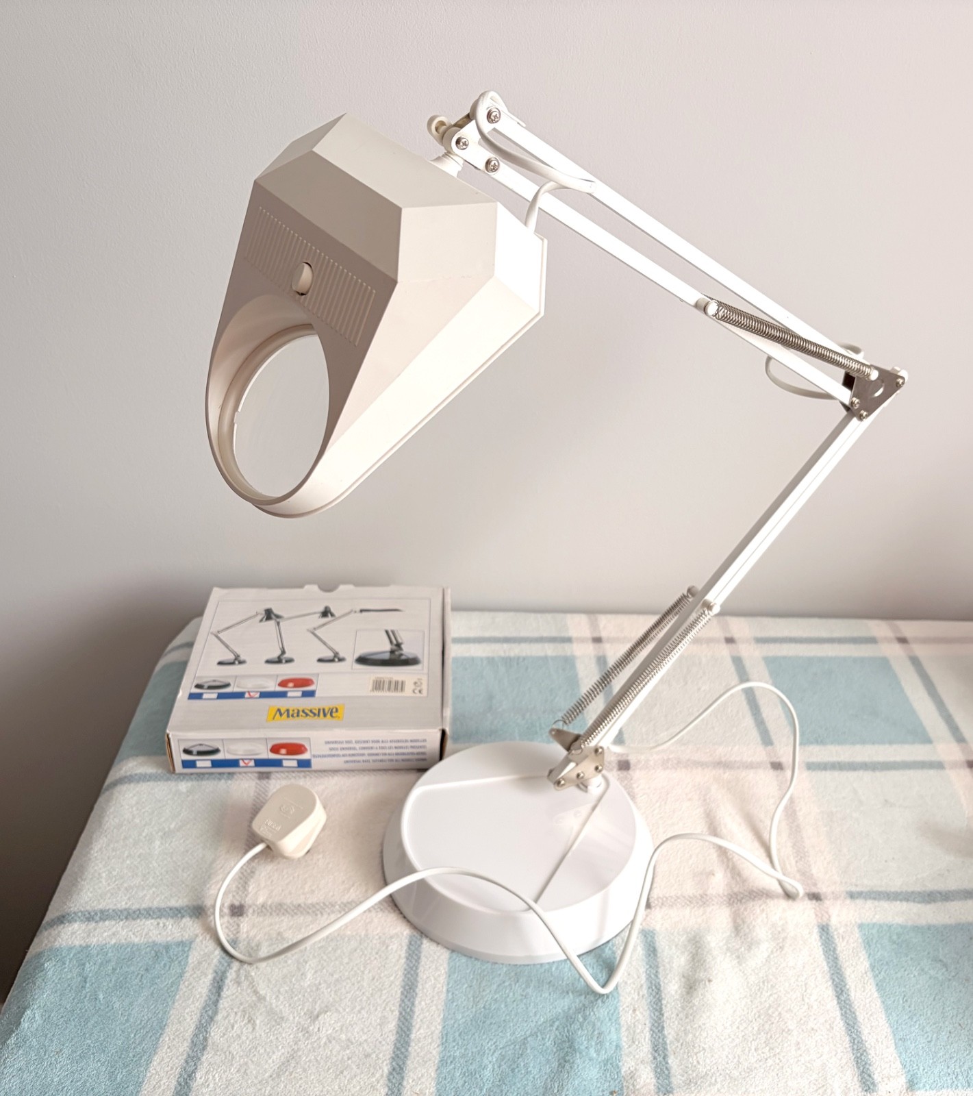 Large White Anglepoise Table Lamp Light With Magnifying Glass Magnifier