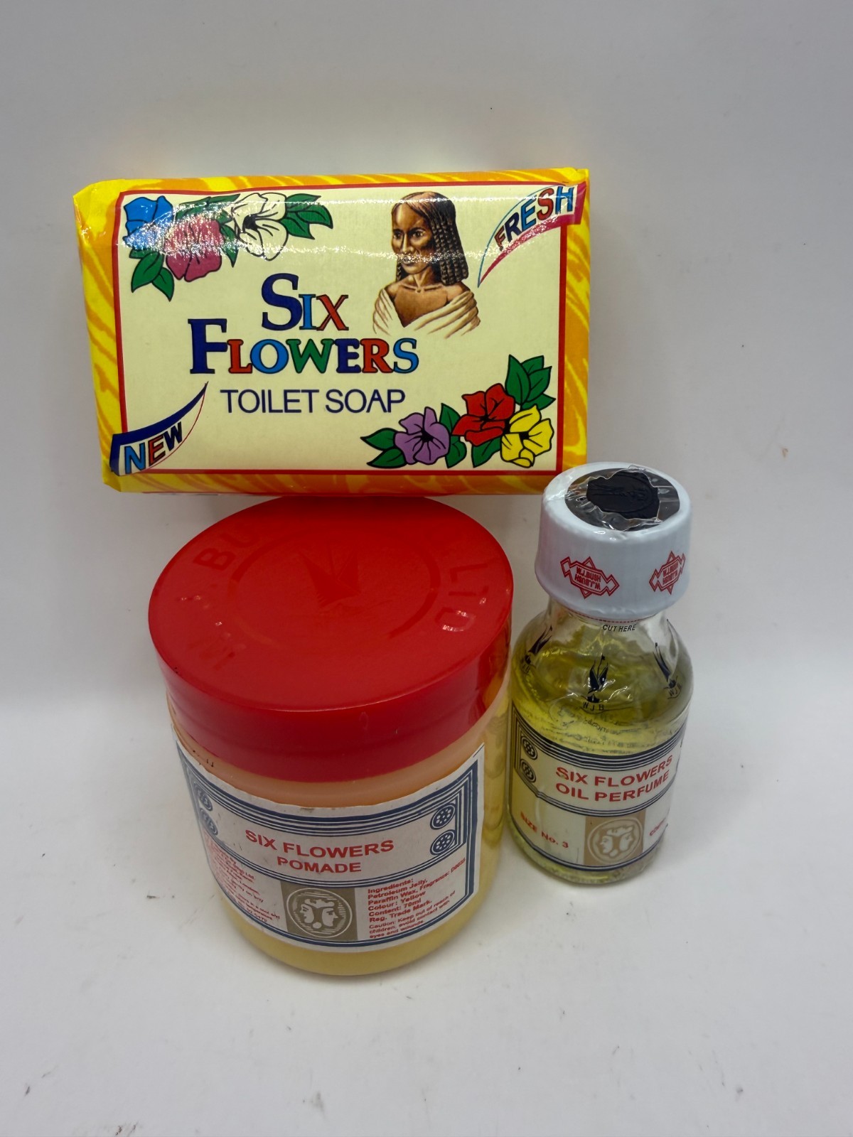 SIX FLOWERS 3PCS SET (1 Perfume 18ml + 1 Pomade 80g +1 Soap 80g) SIX FLOWERS 3PCS SET (1 Perfume 18ml + 1 Pomade 80g +1 Soap 80g)