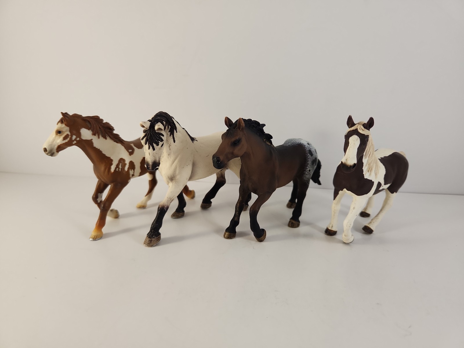 Schleich Horse Lot- Appaloosa, Pinto Mare & Stallion, Buckskin Andalusian READ Schleich Horse Lot- Appaloosa, Pinto Mare & Stallion, Buckskin Andalusian READ