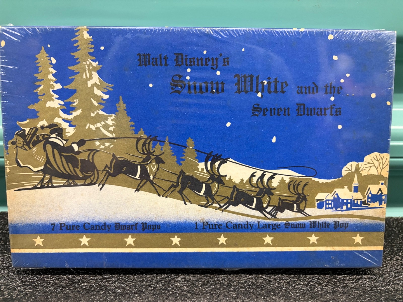 SUPER RARE 1938 SNOW WHITE AND THE SEVEN DWARFS CANDY BOX WITH ORIGINAL WRAPPERS SUPER RARE 1938 SNOW WHITE AND THE SEVEN DWARFS CANDY BOX WITH ORIGINAL WRAPPERS