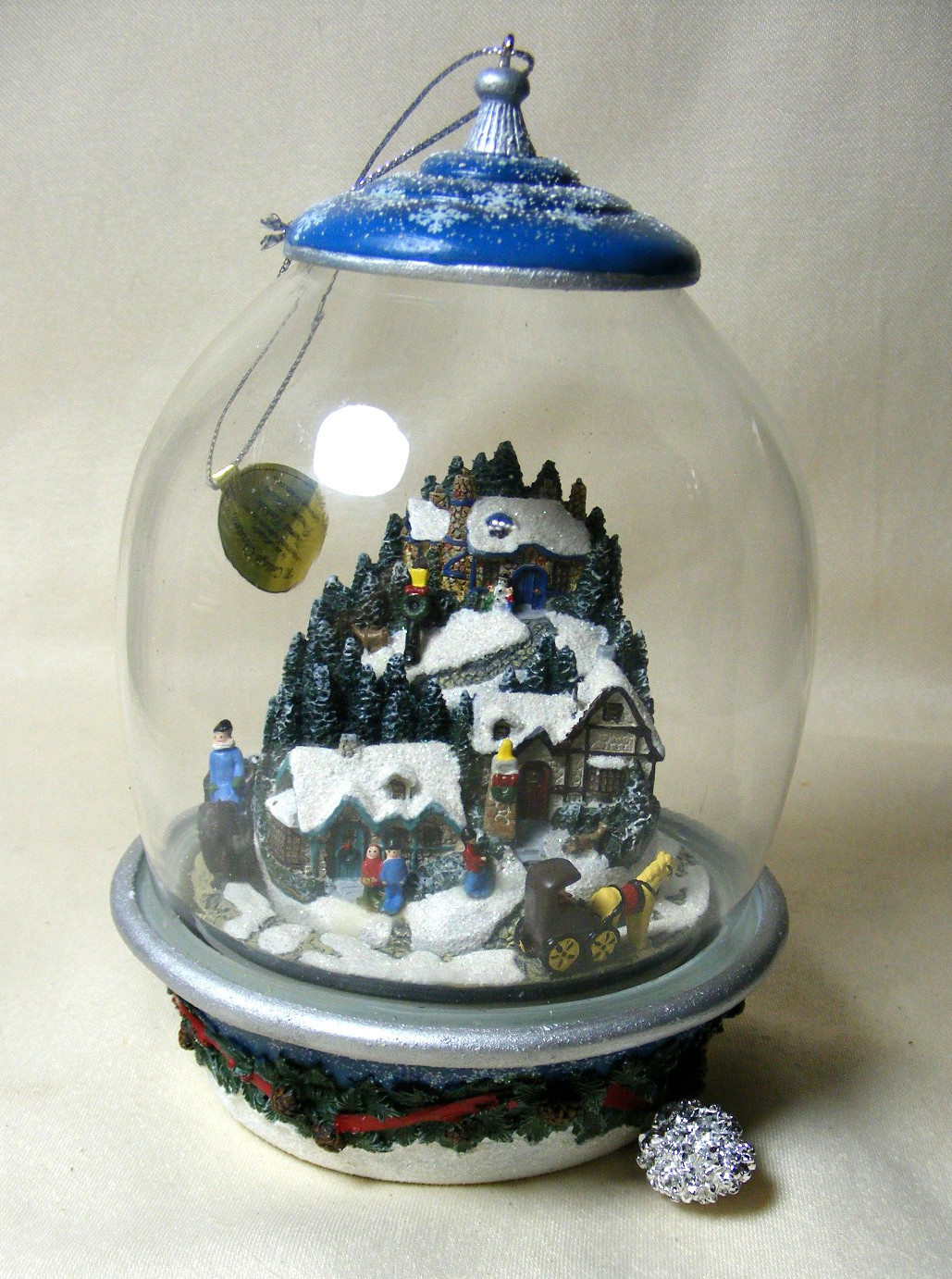 2008 Thomas Kinkade A Cottage Christmas Animated Lighted Ornament 2008 Thomas Kinkade A Cottage Christmas Animated Lighted Ornament