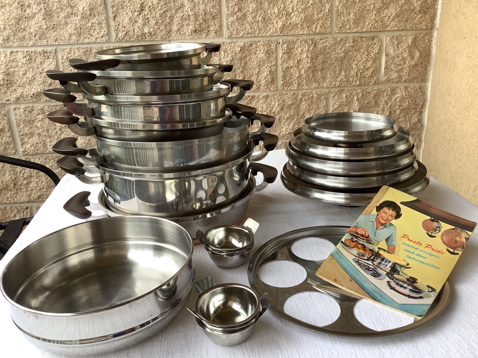 Vintage complete set of Presto Pride cookware, 20 pieces & book, 1970s, RARE