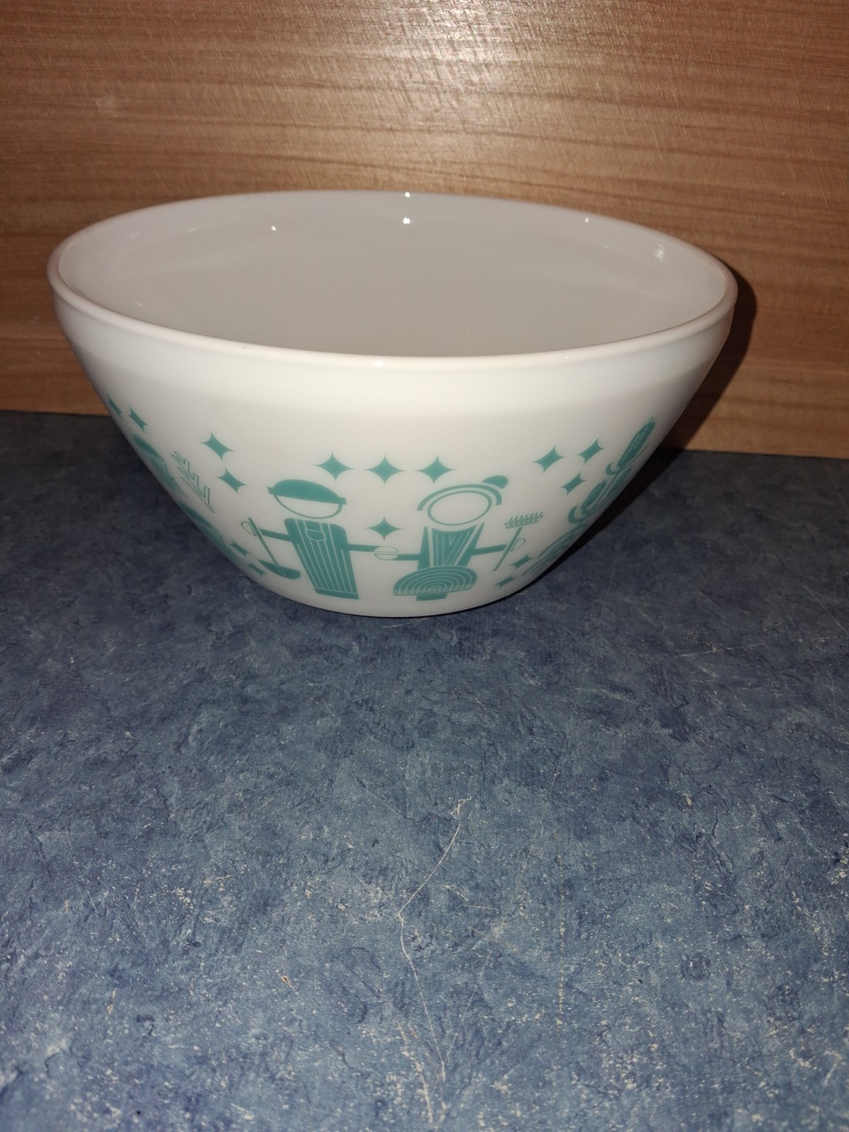 Vintage Charm Inspired by Pyrex Bowl 6C/1.4L White & Turquoise Rise N’ Shine Vintage Charm Inspired by Pyrex Bowl 6C/1.4L White & Turquoise Rise N’ Shine