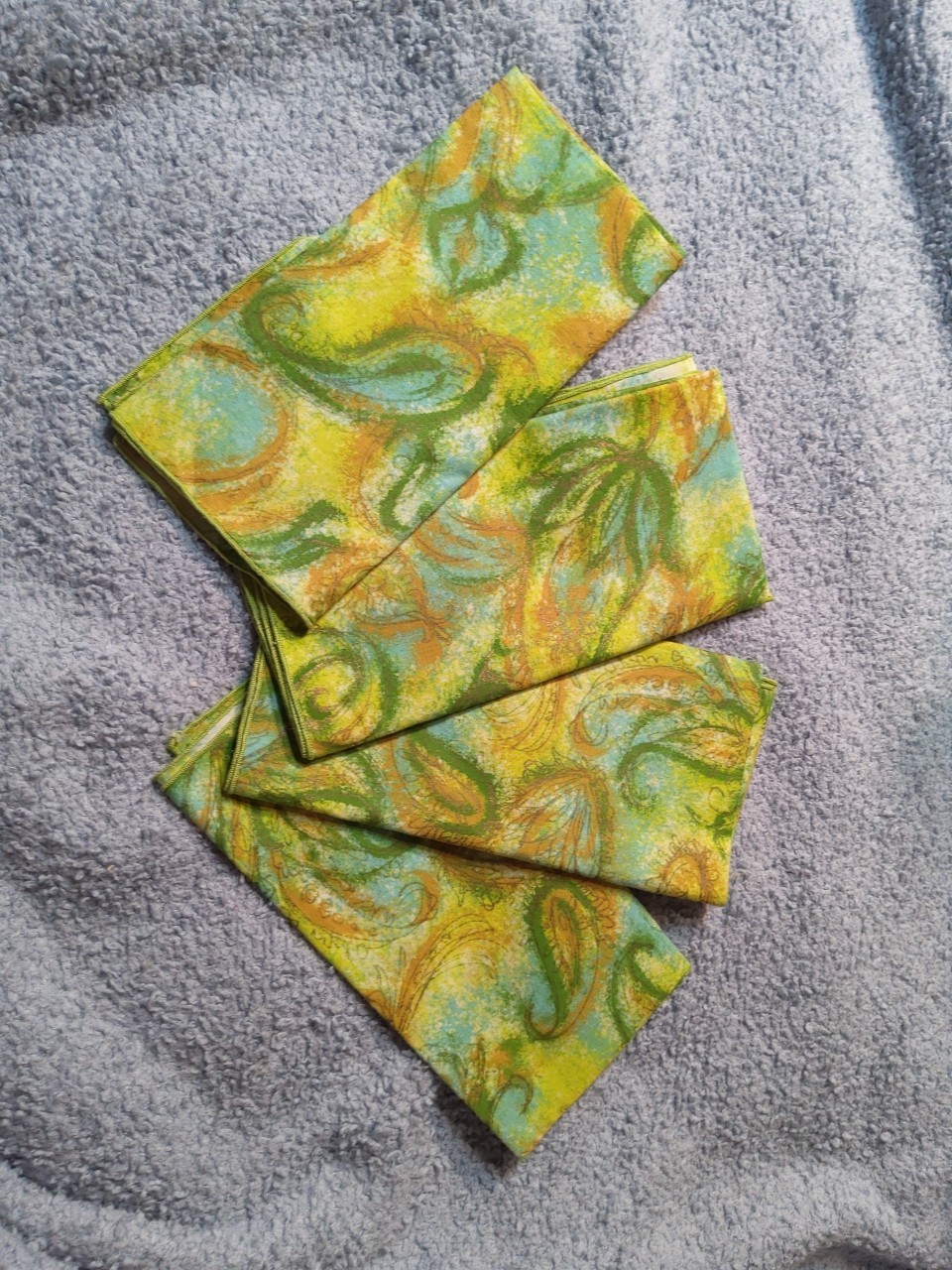 Vintage MID-CENTURY 1970’s Psychedelic PAISLEY Green Never Used Set Of 4 Napkins
