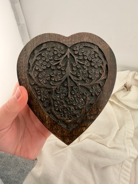 Vintage Hand Carved Wooden Heart Shaped Jewelry Box Floral Lid Divided Storage