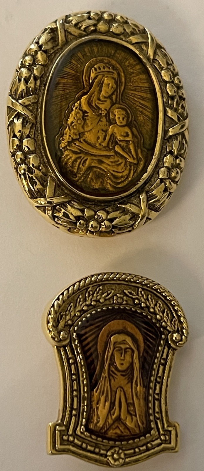2 Vintage The Vatican Library Collection Goldtone Mary & Baby Jesus Brooches Pin 2 Vintage The Vatican Library Collection Goldtone Mary & Baby Jesus Brooches Pin