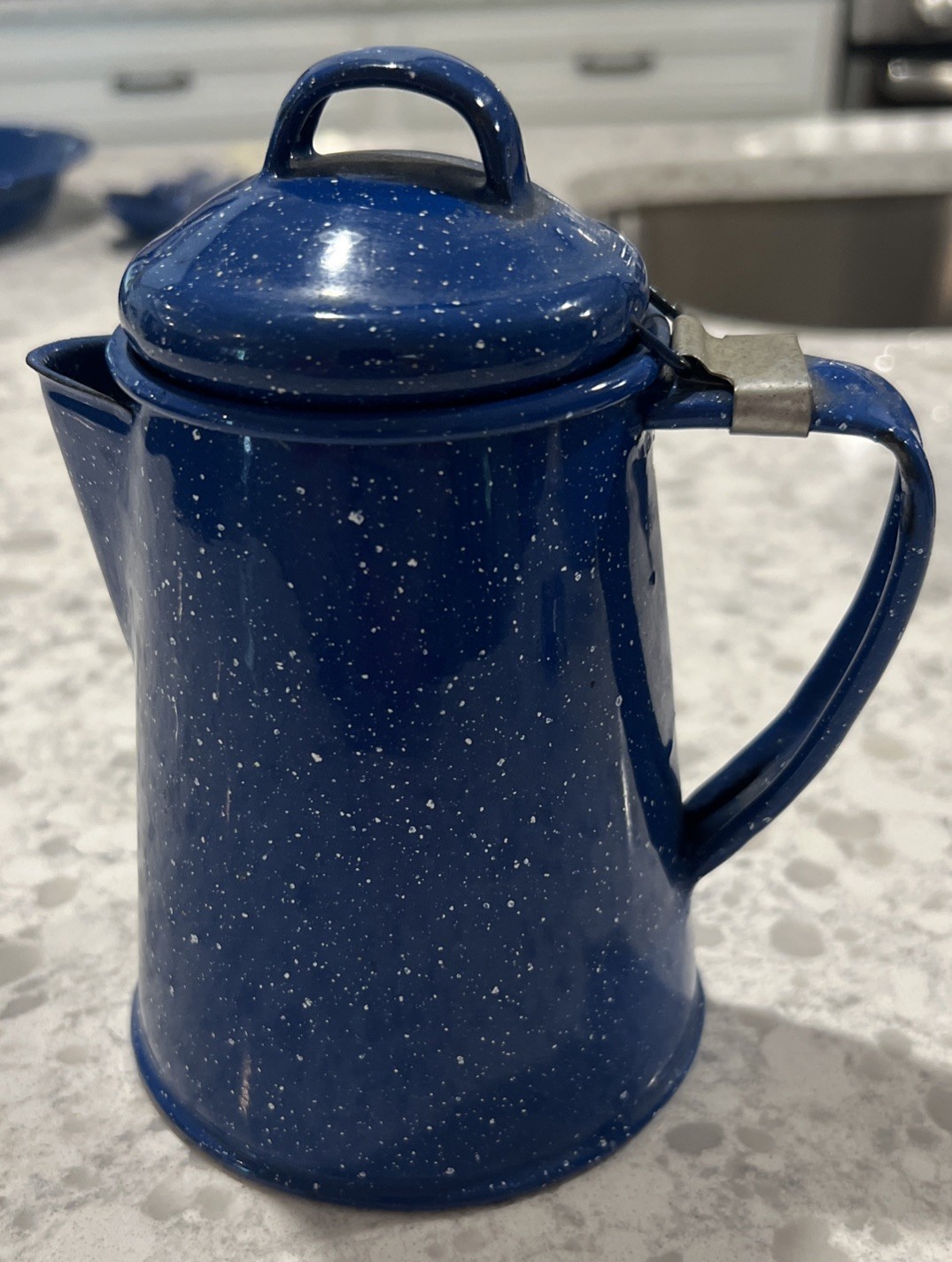 Vtg Blue Speckled Enamelware Coffee Pot Hinged Lid Camping Cabin Farmhouse  8\