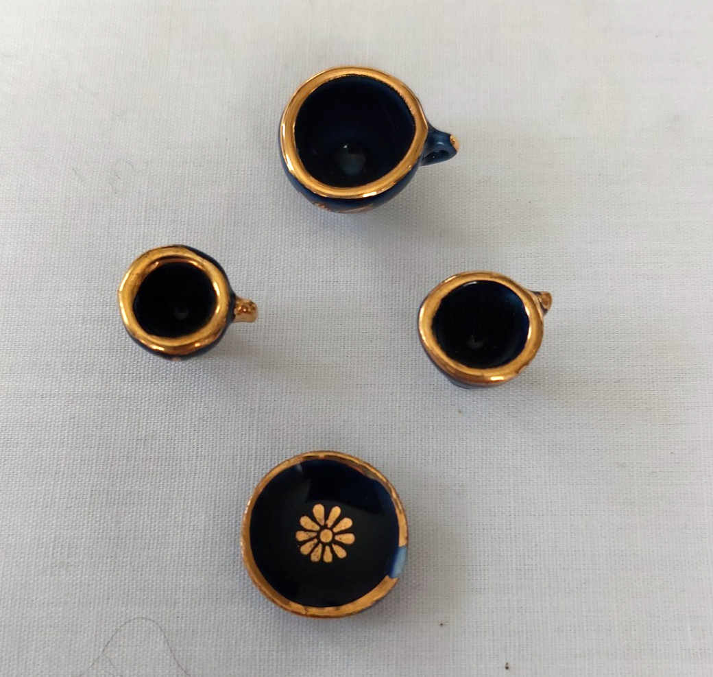 LOT VTG IMPERIA CASTEL LIMOGES Blue Porcelain 22kt Mini Cups (3) & Saucer (1) LOT VTG IMPERIA CASTEL LIMOGES Blue Porcelain 22kt Mini Cups (3) & Saucer (1)