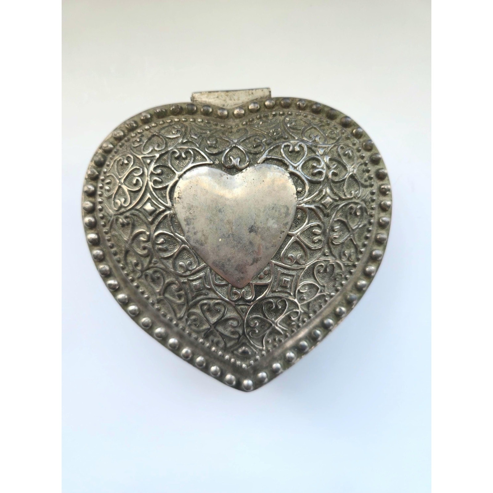 Vtg Silver Plated Heart Trinket Box, Embossed Filigree Jewelry Case,Velvet Lined