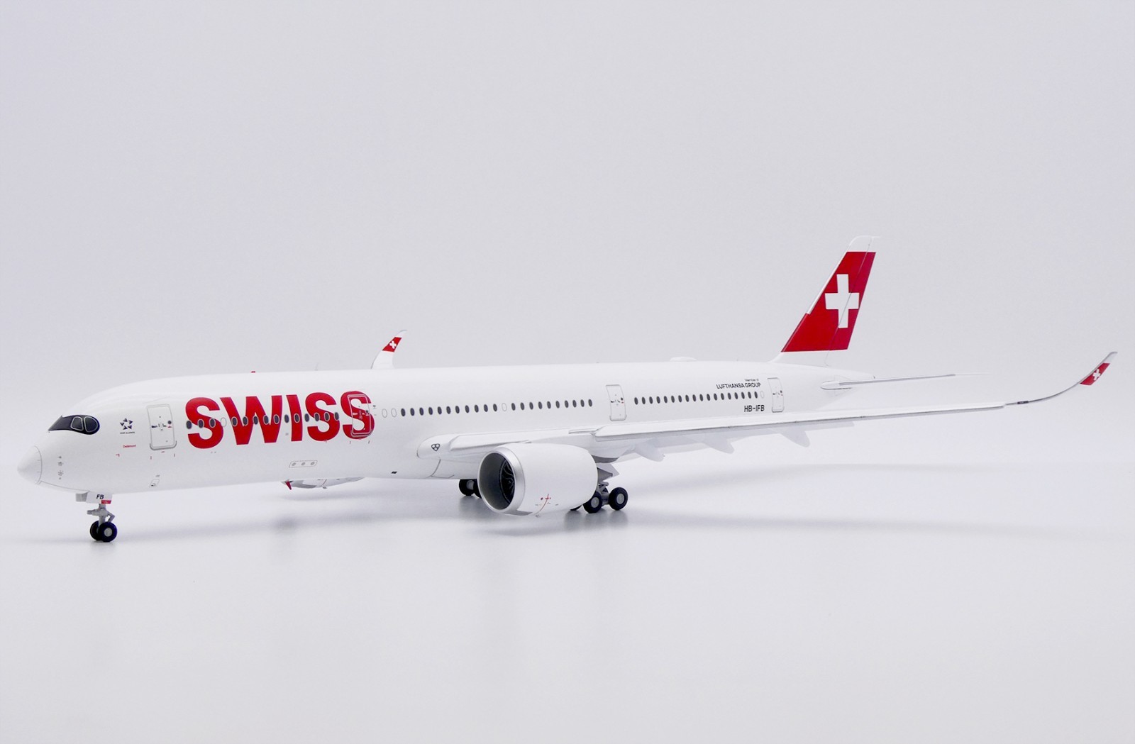Swiss A350-900XWB Reg: HB-IFB JC Wings Scale 1:200 Diecast FLAPS DOWN XX20816A