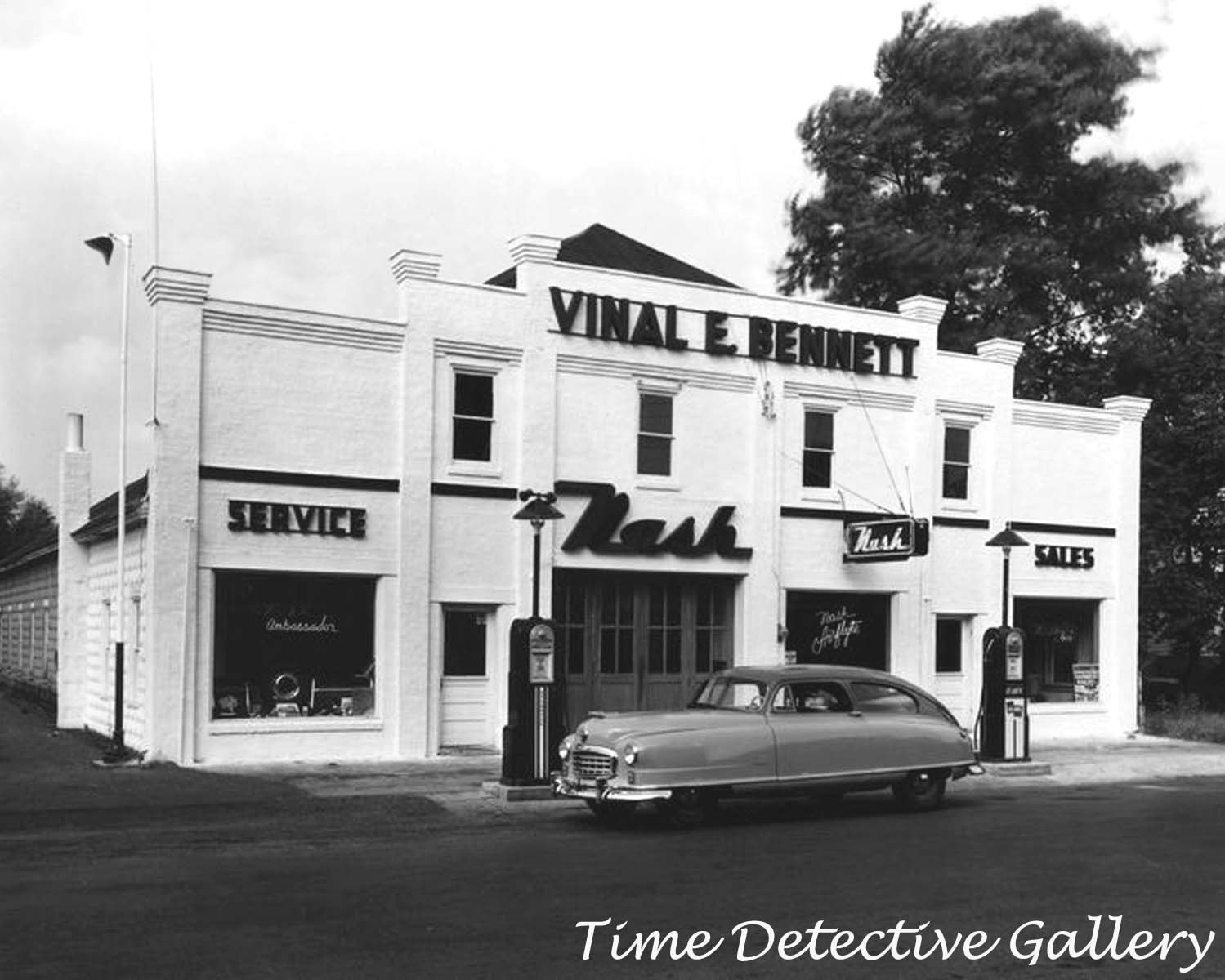 Nash Auto Dealer & Gas Pumps, Milford, Delaware - 1949 - Vintage Photo Print