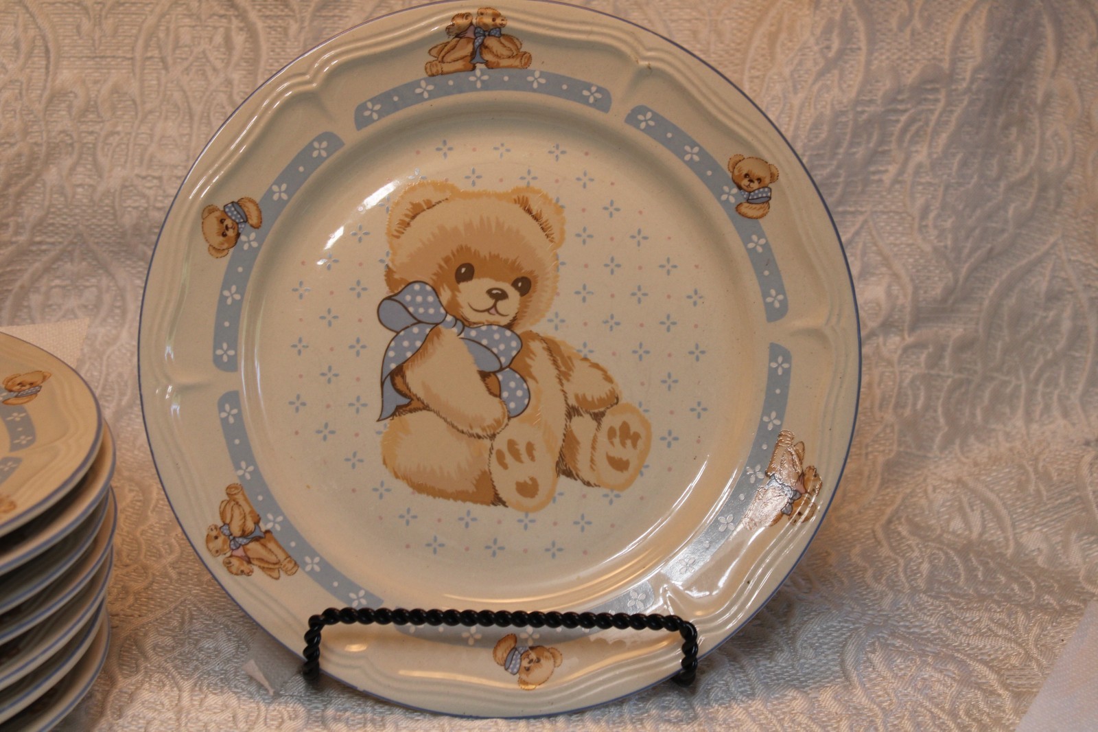 Vintage Tienshan Theodore The Country Bear Dinner Plate. 10.5 inch diameter