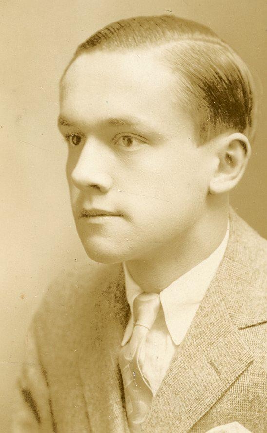 Vintage Vernacular Photo 1920\'s Era Gentleman Sits for Portrait