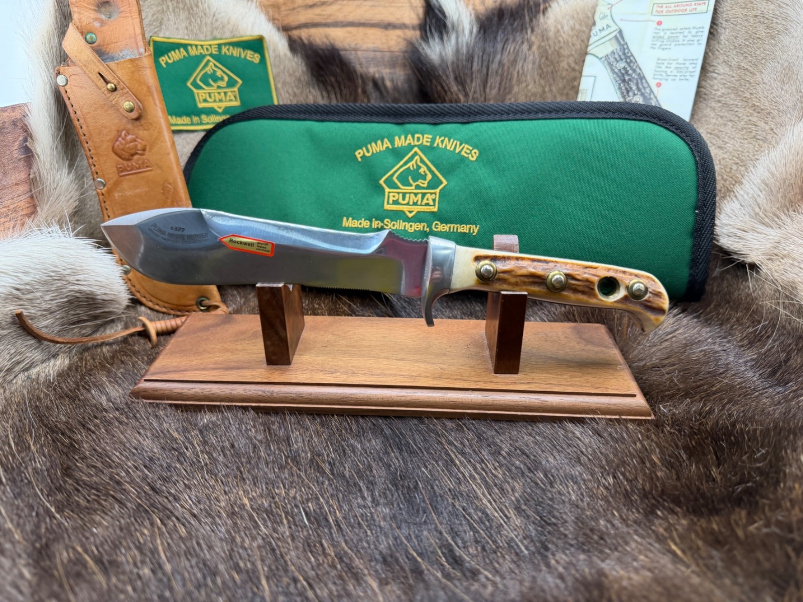 1985 Puma 6377  White Hunter With Stag Handles With Puma Green Pouch Nice A2