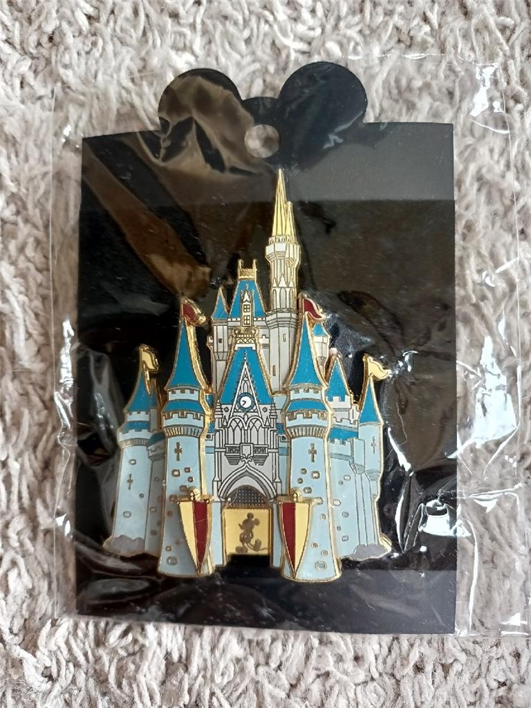 NEW WDW Disney Cinderella Castle 3D Pin Mickey Mote Open MOC 2003 Cast Exclusive