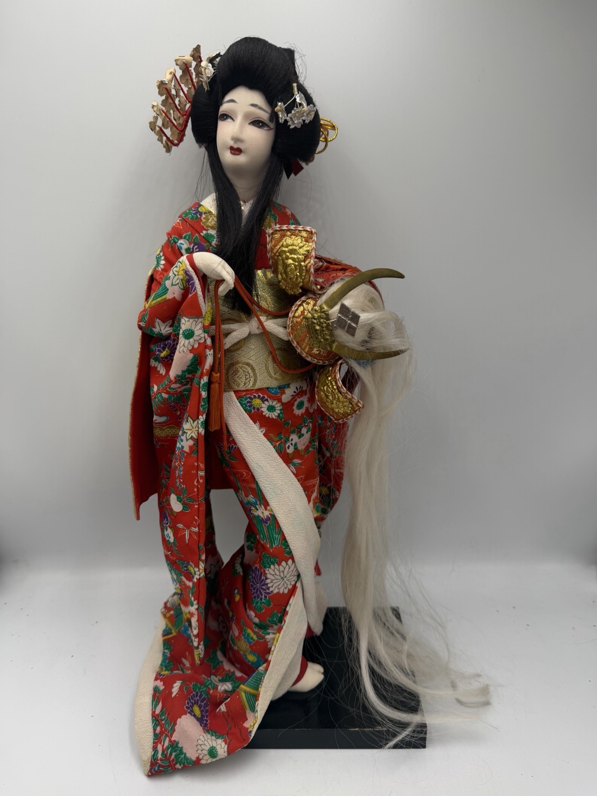 Vintage Japanese Geisha Doll holding Samurai Helmet Beautiful Kimono 18” Vintage Japanese Geisha Doll holding Samurai Helmet Beautiful Kimono 18”