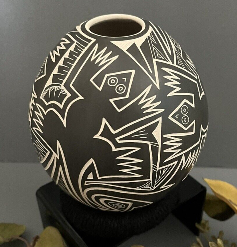 Mata Ortiz Pottery Humberto Pina Iguana Lizards Vase Olla Carved Mexican Art