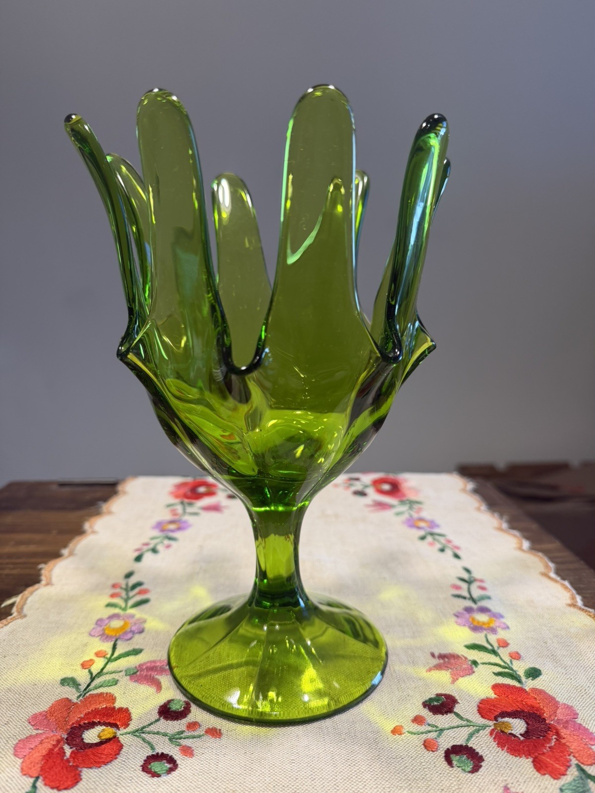 RARE VINTAGE VIKING 8 Fingers Handkerchief Swung Vase 9” MCM 1960 Rare 8 petals