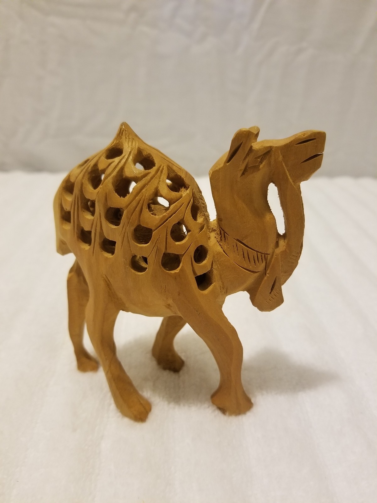 Beautiful Vintage Hand Carved 4.5\