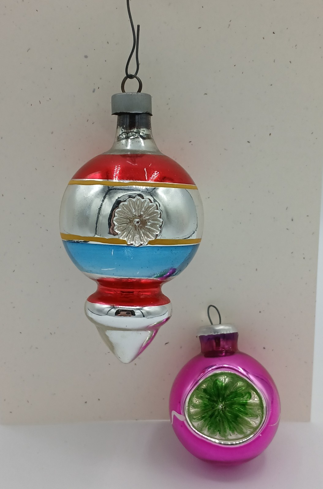 2 x Vintage Glass Christmas Ornaments 2 x Vintage Glass Christmas Ornaments