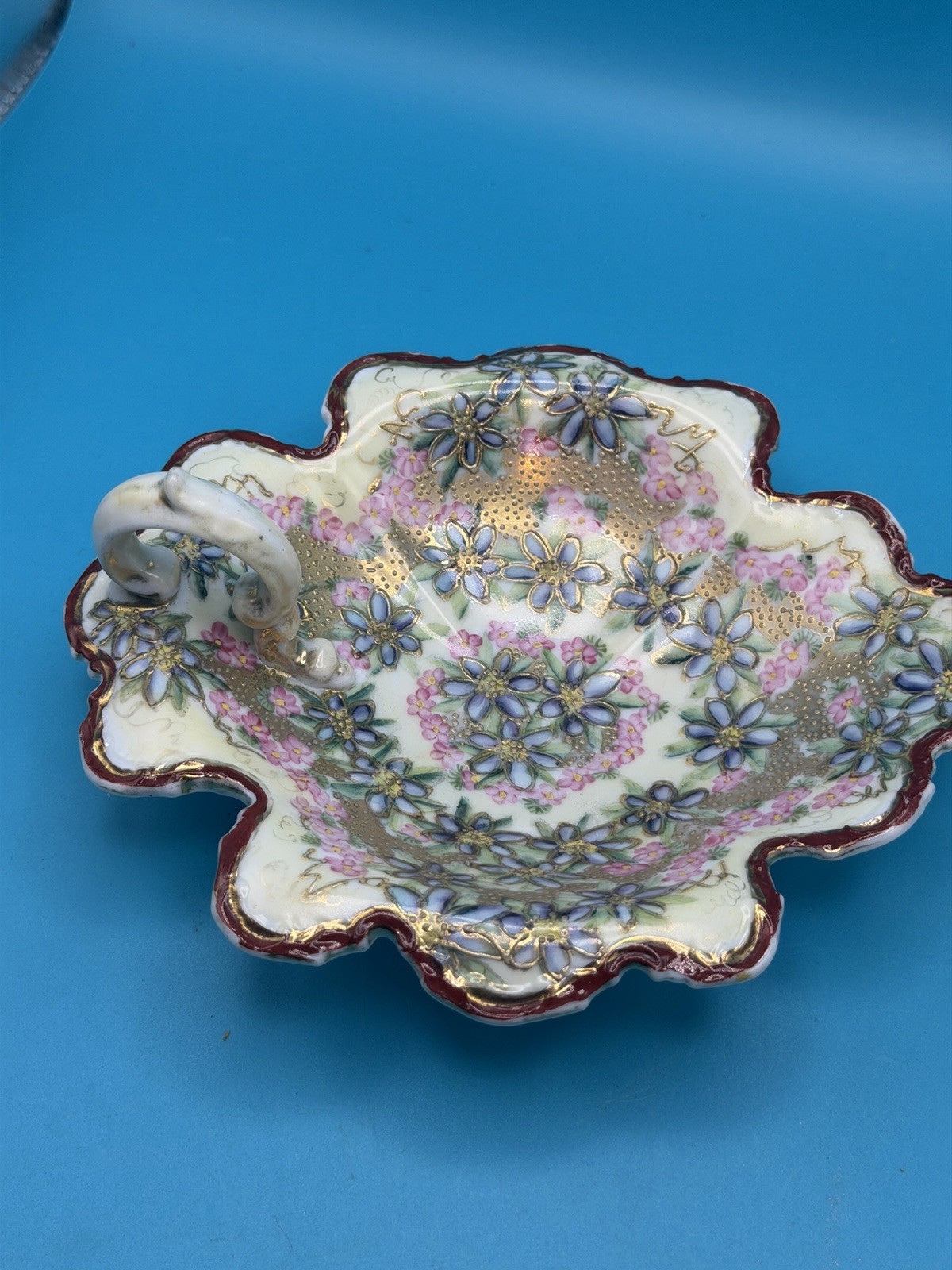 BLUE MAPLE LEAF NAPPON NUT/CANDY DISH/ VIOLETS/ GILT MORIAGE BEADWORK/ANTIQUE