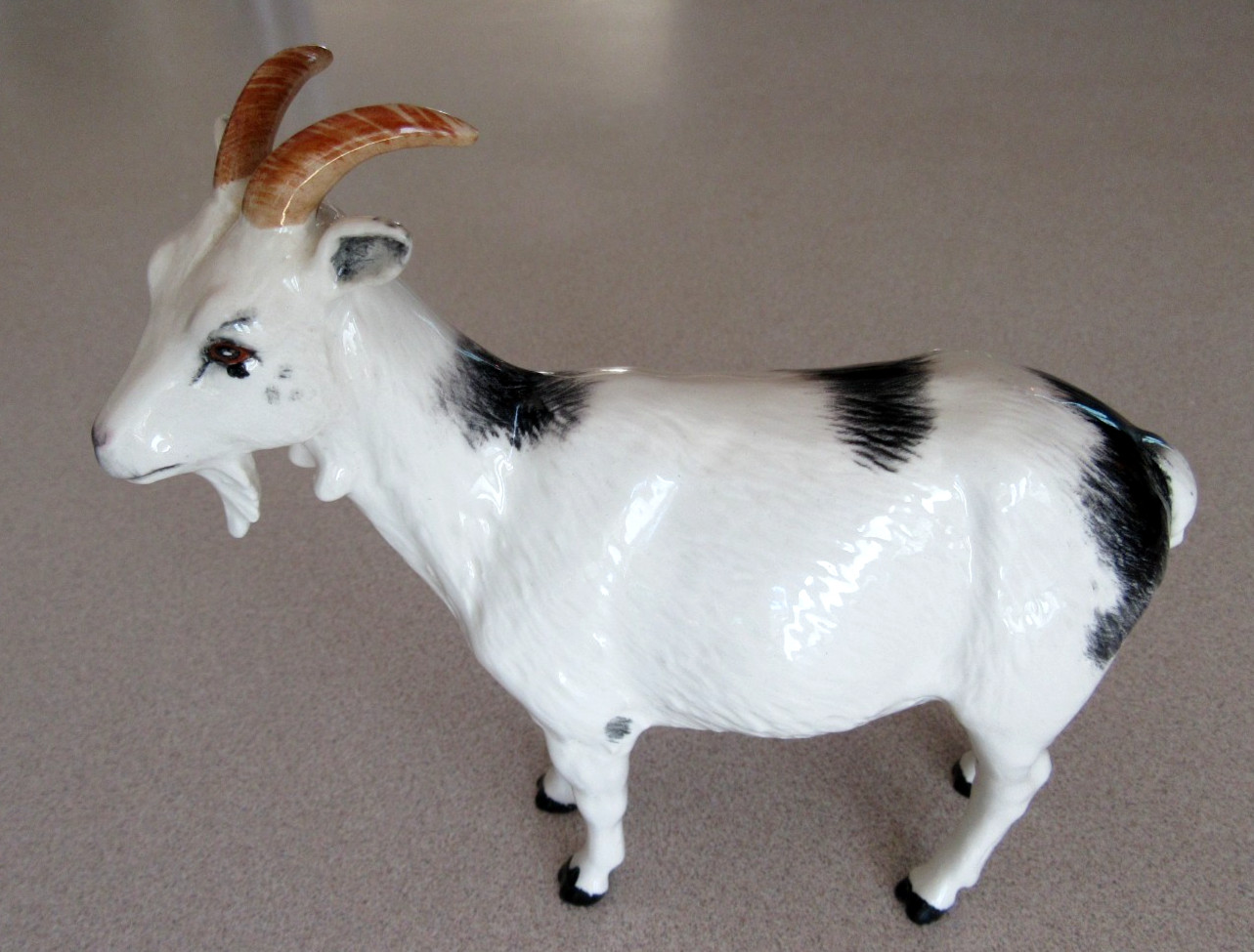 VINTAGE ROYAL DOULTON PORCELAIN NIGERIAN POT BELLIED PIGMY GOAT FIGURINE