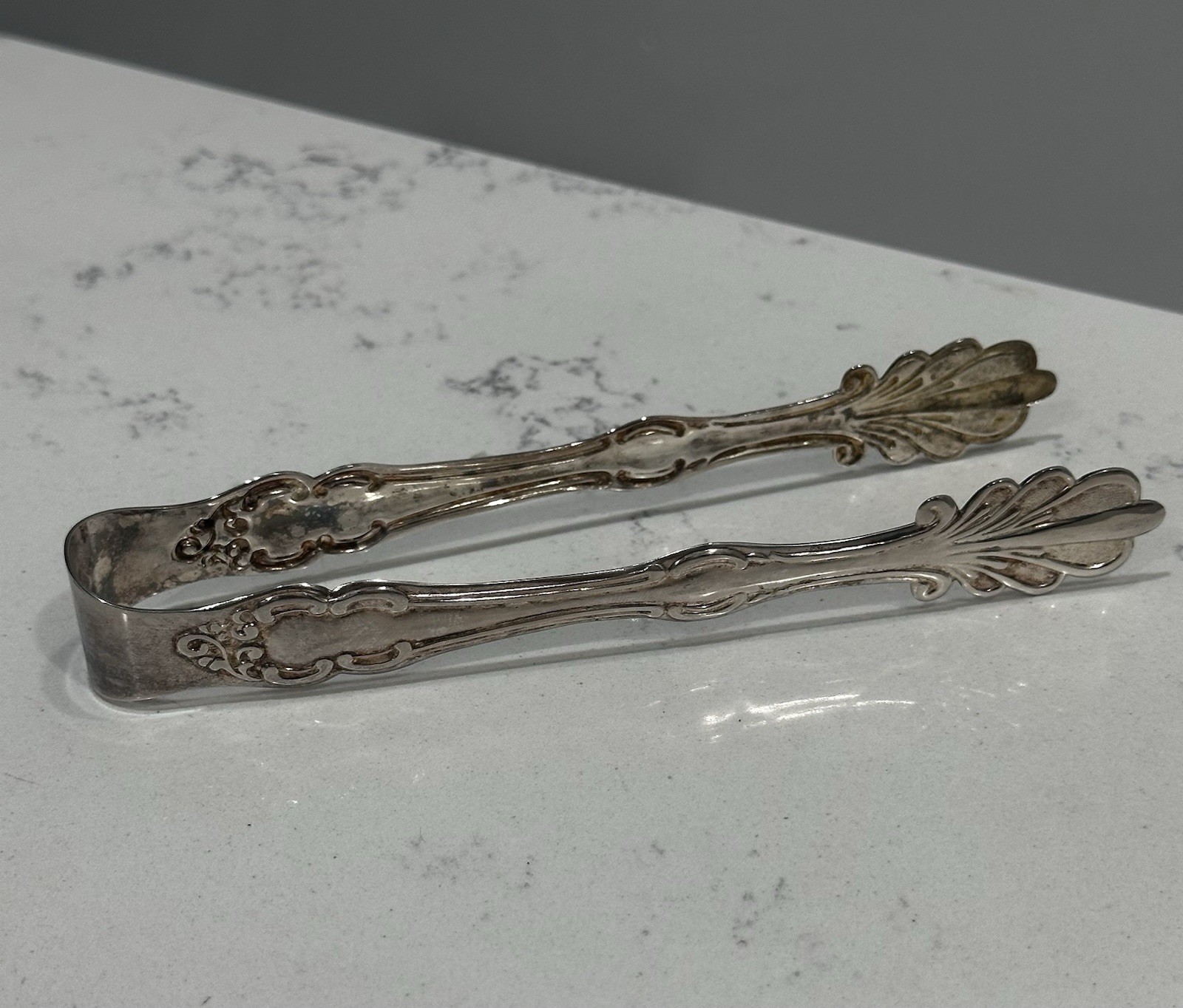 Sheridan Taunton Vintage Silversmiths Silver-plated Serving Tongs Shell Claw 7 Sheridan Taunton Vintage Silversmiths Silver-plated Serving Tongs Shell Claw 7