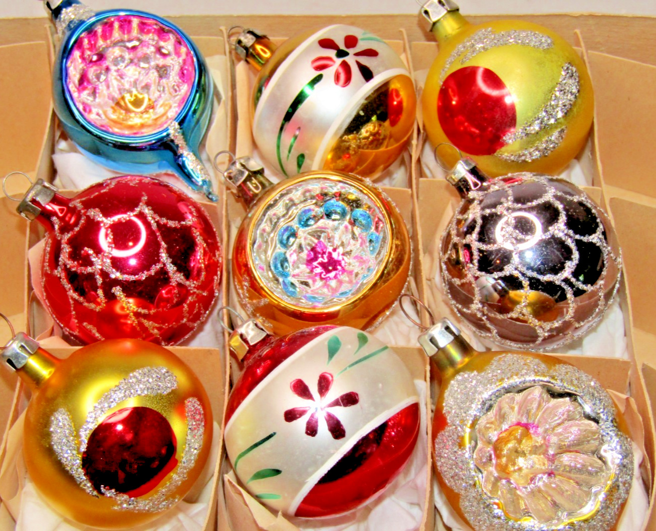 Lot VTG Glass Glitter FLOWER Indent Pictured BALL DROP Christmas Ornament Poland