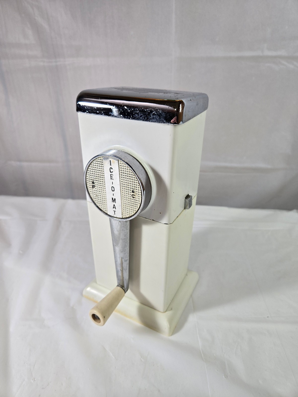 Vintage ICE-O-MAT Hand Crank Ice Crusher  1950's  MCM