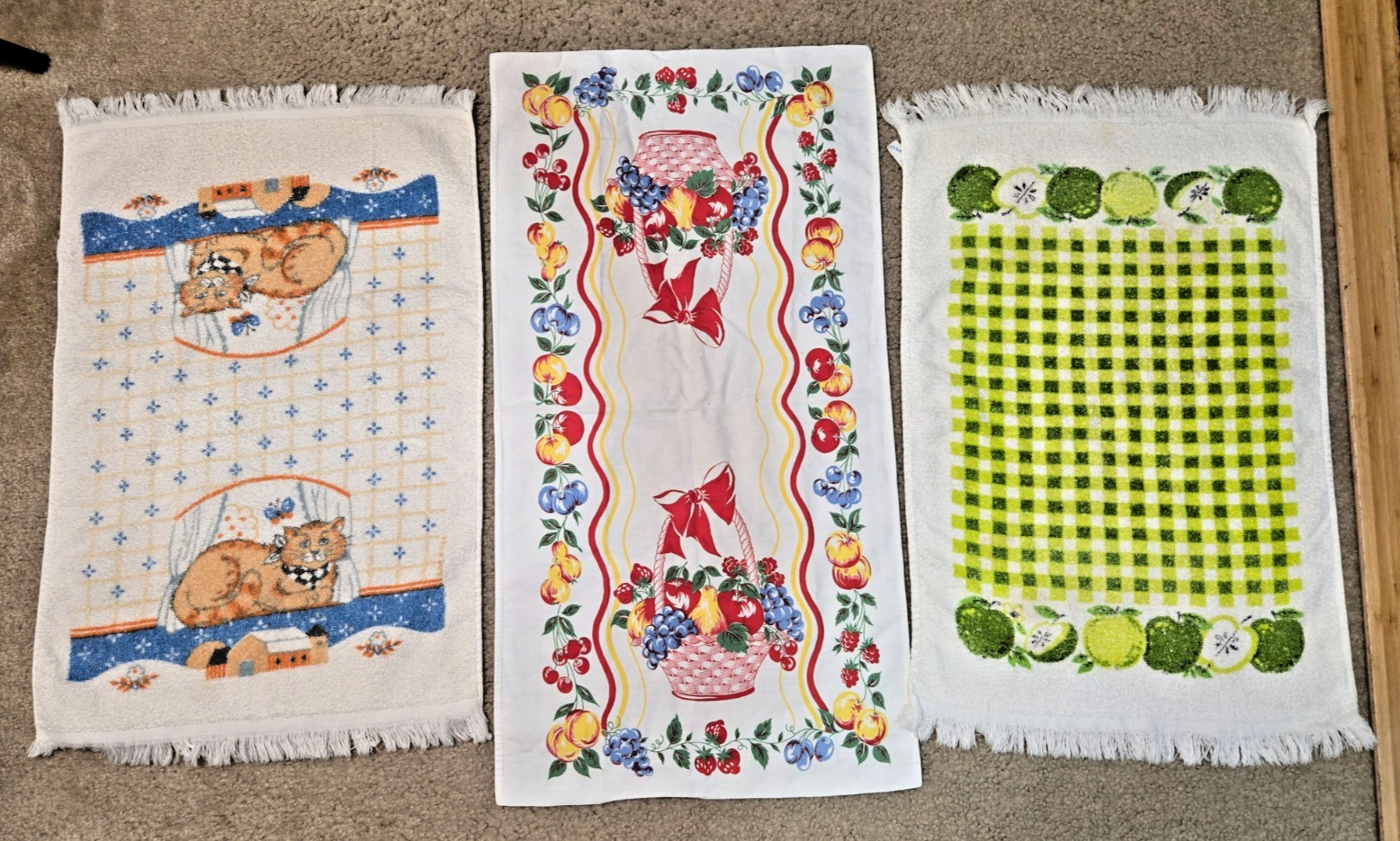 Mixed LOT of 3 Vintage Kitchen Tea Towels Country Cottage Cat Green Apples Fruit Mixed LOT of 3 Vintage Kitchen Tea Towels Country Cottage Cat Green Apples Fruit